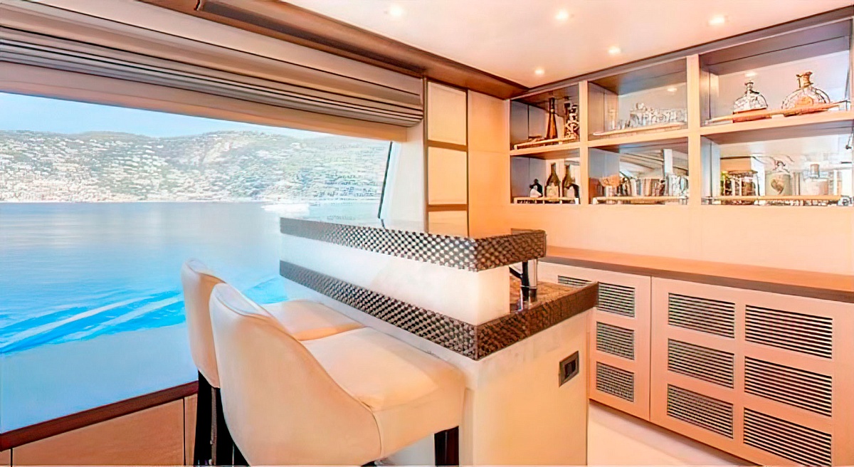 Аренда мега яхты Benetti Crystal 140 - Nela во Франции